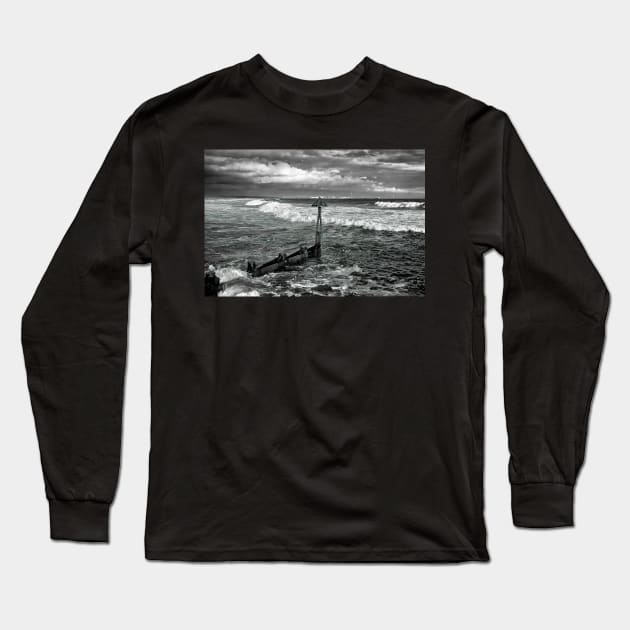 Looking North from Seaton Sluice Harbour Long Sleeve T-Shirt by Violaman